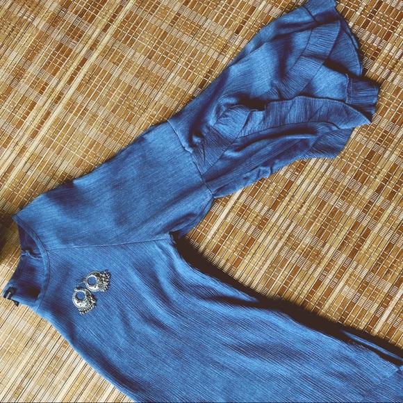 ban ban Tops - ✨🦋ruffle blouse🦋✨